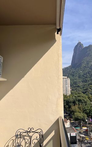 Apartamento à venda com 94m², 2 quartos e 1 vaga Apartamento à venda com 94m², 2 quartos e 1 vagaVaranda da suíte