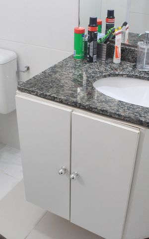 Apartamento à venda com 79m², 2 quartos e 2 vagasBanheiro da Suíte 1