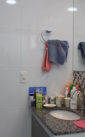 Apartamento à venda com 79m², 2 quartos e 2 vagasBanheiro da Suíte 2