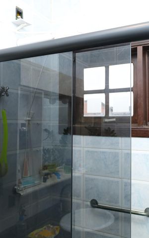 Casa à venda com 208m², 2 quartos e 5 vagasBanheiro 1 - Suíte 1