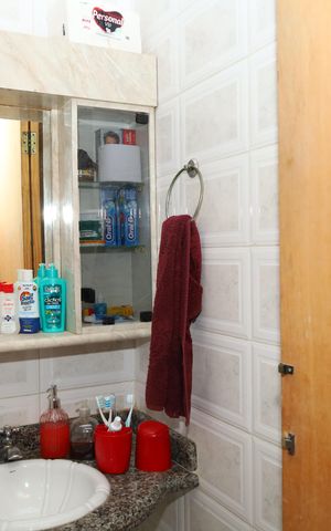 Casa à venda com 208m², 2 quartos e 5 vagasBanheiro 3 - Lavabo