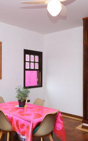 Casa à venda com 208m², 2 quartos e 5 vagasSuíte 2