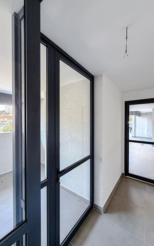 Apartamento à venda com 175m², 3 quartos e 2 vagas Apartamento à venda com 175m², 3 quartos e 2 vagasÁrea de Serviço