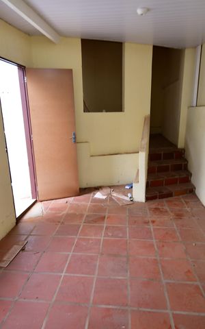 Casa à venda com 162m², 3 quartos e 2 vagasQuarto Fundos