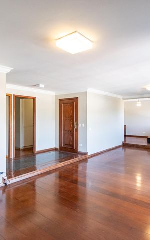 Apartamento à venda com 209m², 3 quartos e 3 vagas Apartamento à venda com 209m², 3 quartos e 3 vagasSala