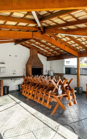 Apartamento à venda com 209m², 3 quartos e 3 vagas Apartamento à venda com 209m², 3 quartos e 3 vagasÁrea comum - Churrasqueira