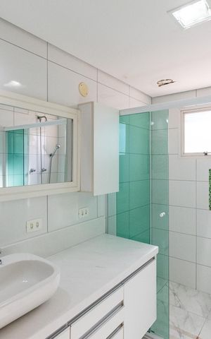 Apartamento à venda com 209m², 3 quartos e 3 vagas Apartamento à venda com 209m², 3 quartos e 3 vagasBanheiro da Suíte