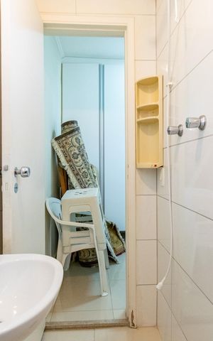 Apartamento à venda com 209m², 3 quartos e 3 vagas Apartamento à venda com 209m², 3 quartos e 3 vagasBanheiro de serviço