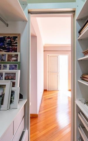 Apartamento à venda com 209m², 3 quartos e 3 vagas Apartamento à venda com 209m², 3 quartos e 3 vagasCloset da Suíte