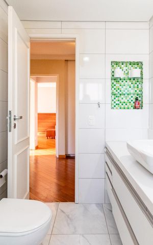 Apartamento à venda com 209m², 3 quartos e 3 vagas Apartamento à venda com 209m², 3 quartos e 3 vagasBanheiro Social