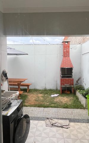 Casa à venda com 141m², 3 quartos e 1 vaga