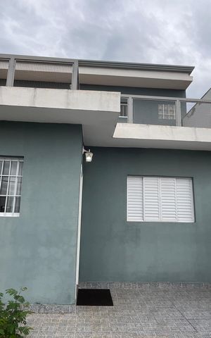 Casa à venda com 141m², 3 quartos e 1 vaga
