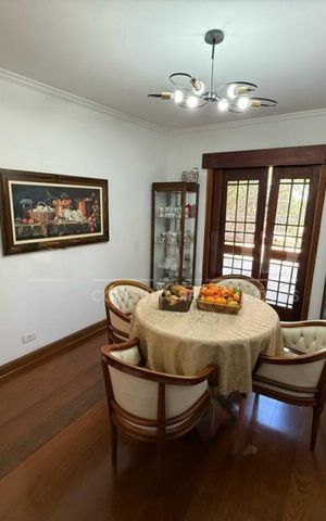 Casa à venda com 375m², 4 quartos e 6 vagas