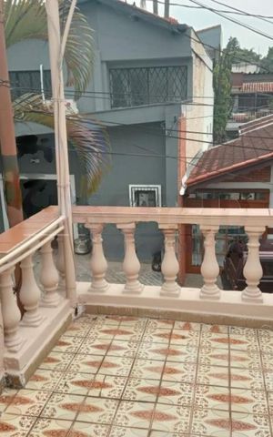 Casa à venda com 239m², 6 quartos e 2 vagas
