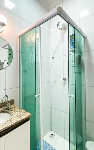 Casa de condomínio à venda com 74m², 2 quartos e 1 vaga Casa de condomínio à venda com 74m², 2 quartos e 1 vagaBanheiro da Suíte 2