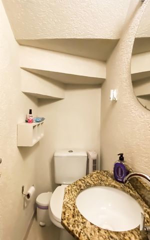 Casa de condomínio à venda com 74m², 2 quartos e 1 vaga Casa de condomínio à venda com 74m², 2 quartos e 1 vagaLavabo