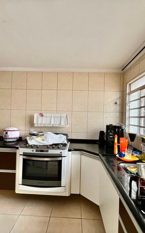 Casa à venda com 217m², 4 quartos e 5 vagasCozinha