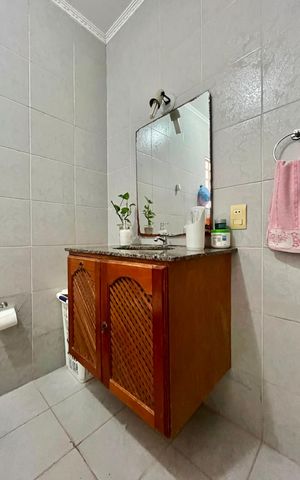 Casa à venda com 217m², 4 quartos e 5 vagasBanheiro
