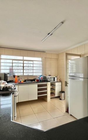 Casa à venda com 217m², 4 quartos e 5 vagasCozinha