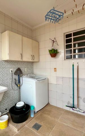 Casa à venda com 217m², 4 quartos e 5 vagasÁrea de Serviço