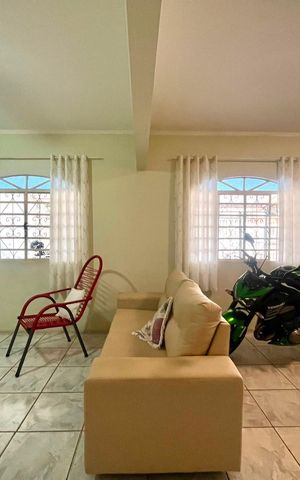 Casa à venda com 217m², 4 quartos e 5 vagasSala