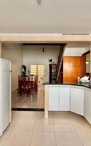 Casa à venda com 217m², 4 quartos e 5 vagasCozinha