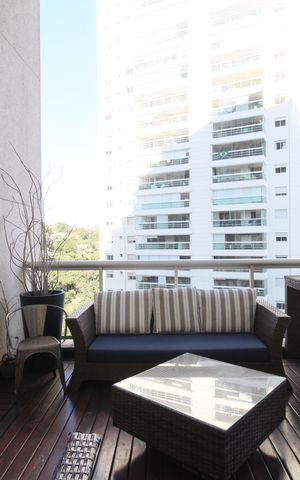 Apartamento à venda com 97m², 2 quartos e 2 vagasVaranda