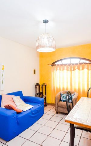 Casa à venda com 194m², 3 quartos e 2 vagasSala
