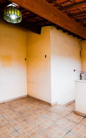 Casa à venda com 194m², 3 quartos e 2 vagasVaranda