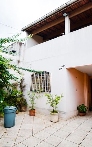 Casa à venda com 194m², 3 quartos e 2 vagasGaragem