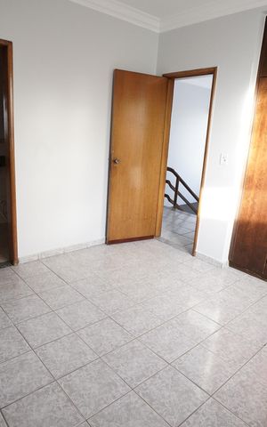 Casa à venda com 193m², 4 quartos e 2 vagas