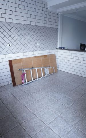 Casa à venda com 193m², 4 quartos e 2 vagas