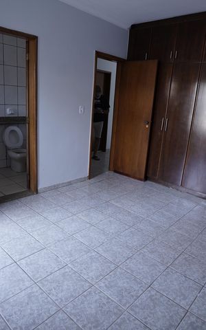 Casa à venda com 193m², 4 quartos e 2 vagas