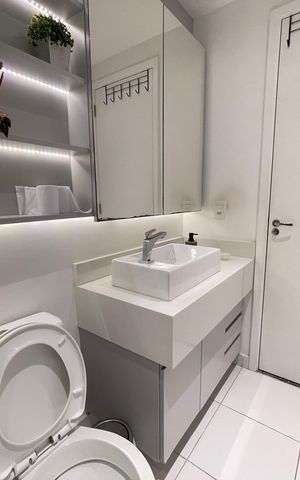 Apartamento à venda com 72m², 2 quartos e 1 vaga Apartamento à venda com 72m², 2 quartos e 1 vagaBanheiro Social