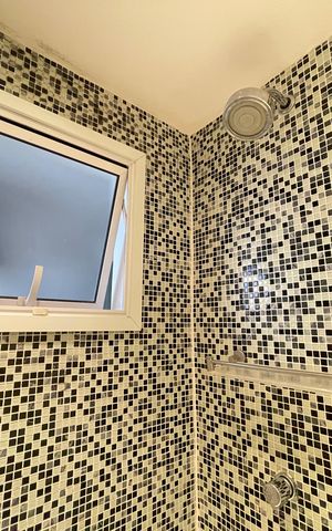 Apartamento à venda com 72m², 2 quartos e 1 vaga Apartamento à venda com 72m², 2 quartos e 1 vagaBanheiro Social