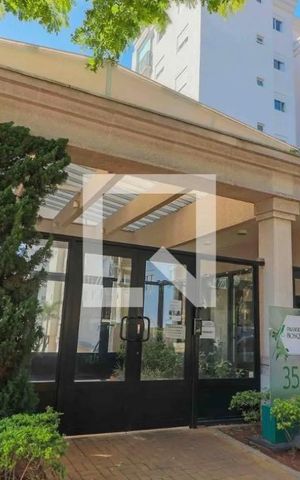 Apartamento à venda com 72m², 2 quartos e 1 vaga Apartamento à venda com 72m², 2 quartos e 1 vagaFachada e portaria