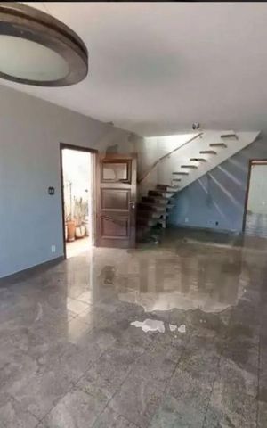 Casa à venda com 134m², 3 quartos e 2 vagas