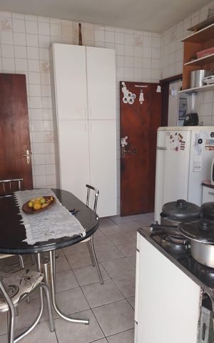Casa para alugar com 137m², 2 quartos e 2 vagasCozinha