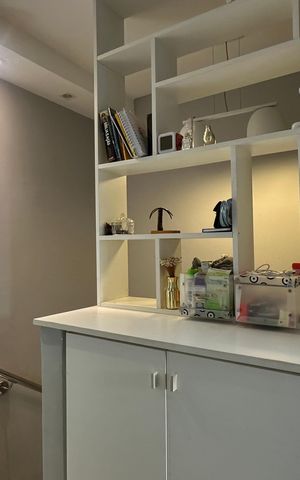 Casa de condomínio à venda com 85m², 3 quartos e 2 vagas Casa de condomínio à venda com 85m², 3 quartos e 2 vagasEscada