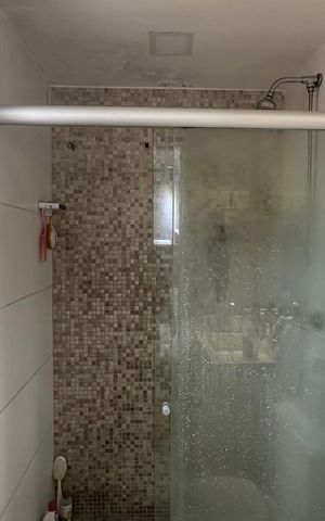 Casa de condomínio à venda com 85m², 3 quartos e 2 vagas Casa de condomínio à venda com 85m², 3 quartos e 2 vagasBanheiro do Quarto 1