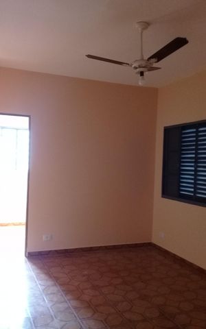 Casa à venda com 119m², 3 quartos e 2 vagas Casa à venda com 119m², 3 quartos e 2 vagasQuarto