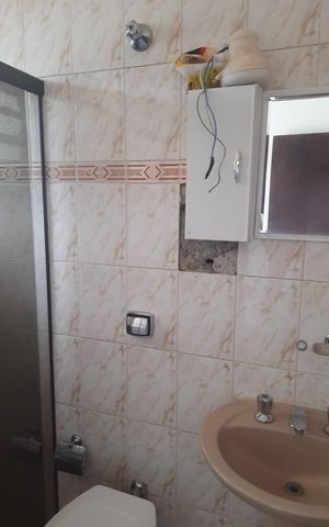 Casa à venda com 119m², 3 quartos e 2 vagas Casa à venda com 119m², 3 quartos e 2 vagasBanheiro