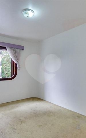 Apartamento à venda com 240m², 4 quartos e 2 vagas
