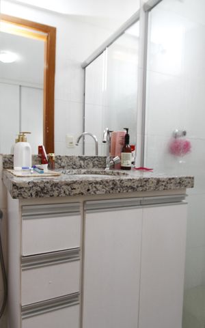 Apartamento à venda com 83m², 3 quartos e 2 vagasBanheiro da Suíte