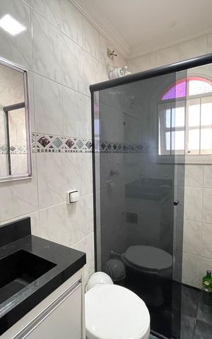 Casa à venda com 250m², 4 quartos e 3 vagas Casa à venda com 250m², 4 quartos e 3 vagasBanheiro 3
