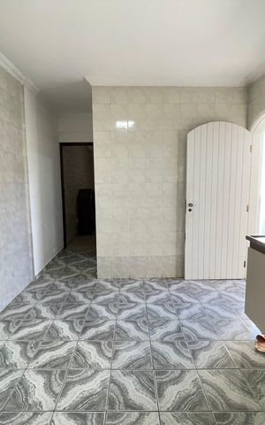 Casa à venda com 250m², 4 quartos e 3 vagas Casa à venda com 250m², 4 quartos e 3 vagasCozinha - edícula