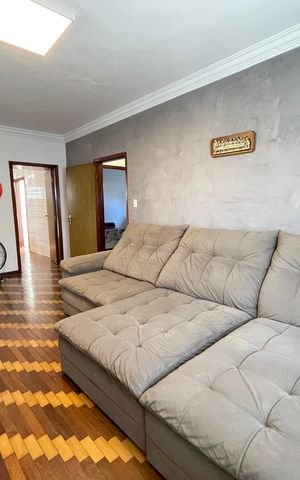 Casa à venda com 250m², 4 quartos e 3 vagas Casa à venda com 250m², 4 quartos e 3 vagasSala