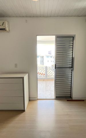 Casa à venda com 250m², 4 quartos e 3 vagas Casa à venda com 250m², 4 quartos e 3 vagasQuarto 4
