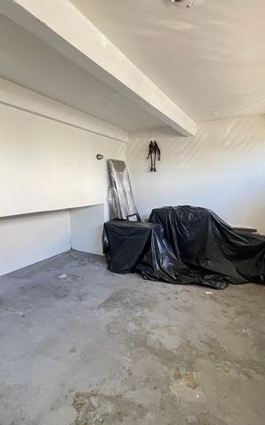 Casa à venda com 250m², 4 quartos e 3 vagas Casa à venda com 250m², 4 quartos e 3 vagasGaragem