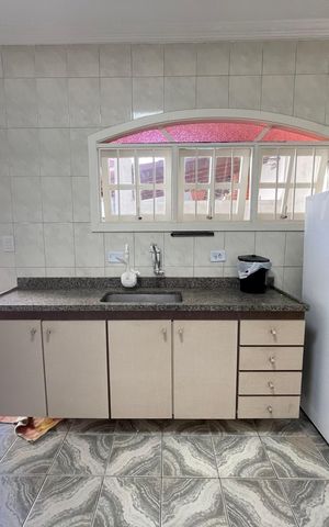 Casa à venda com 250m², 4 quartos e 3 vagas Casa à venda com 250m², 4 quartos e 3 vagasCozinha - edícula